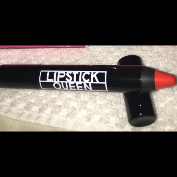 peace, ❤️ & 👄. 8 high end lipsticks & Gloss & bag - Picture 3 of 8